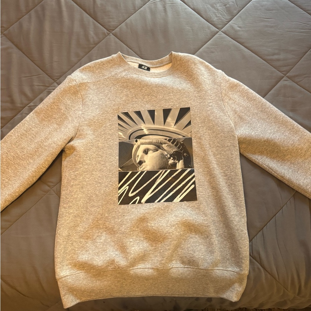 Gray Graphic Sweatshirt